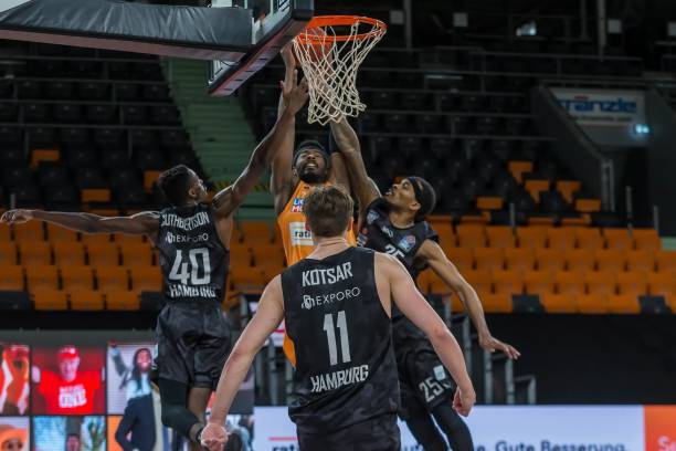 在他的带领 在他的带领