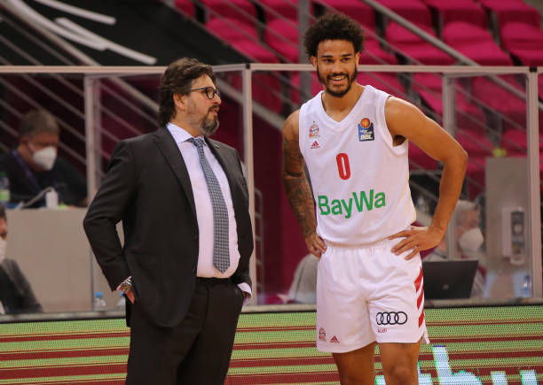 在绿茵场上 在绿茵场上